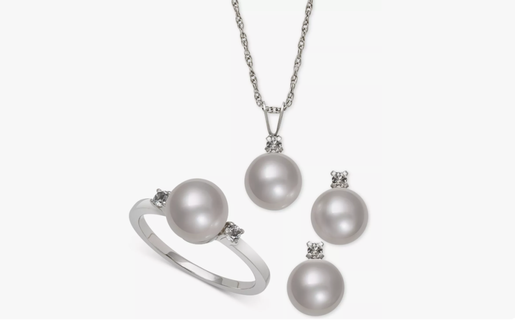 Pearl Jewelry Set: A Timeless Statement of Elegance