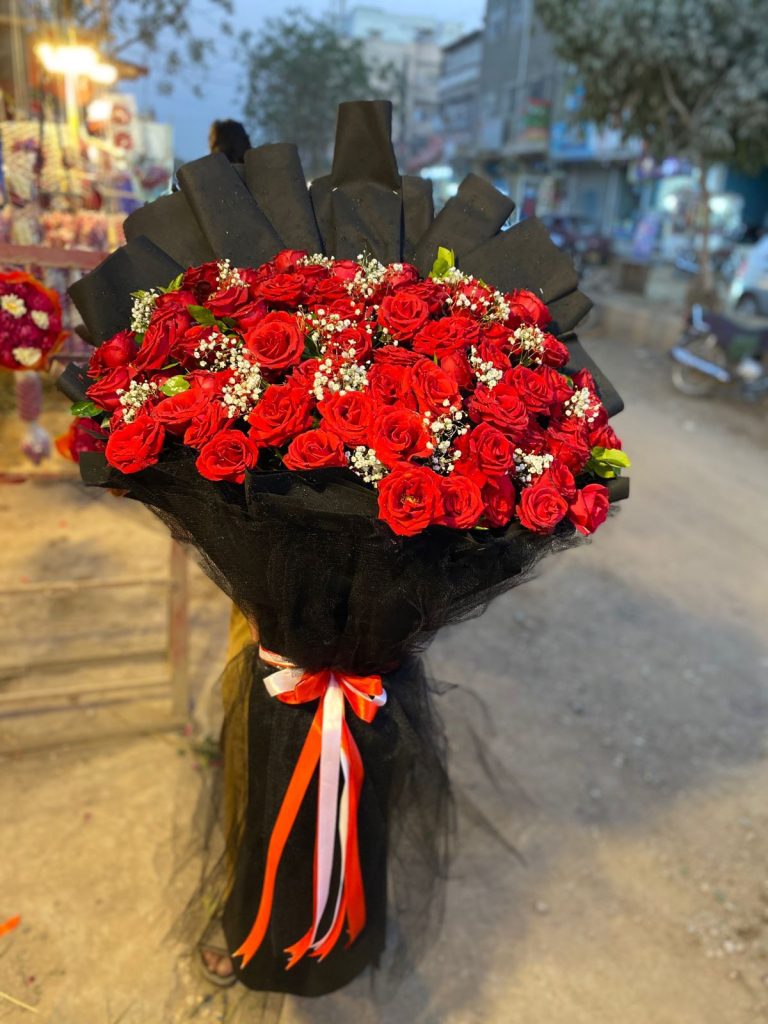 Online Flower Delivery in Faisalabad for Fresh Bouquets and Gifts