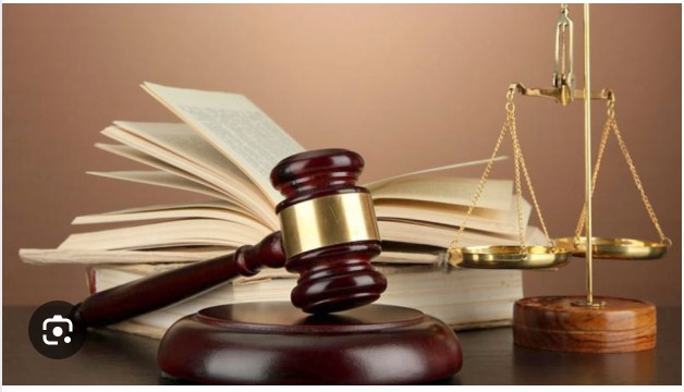 What is an LLB? Your Guide to Earning a Law Degree